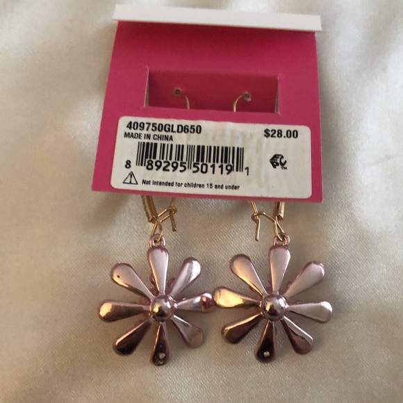 Betsey Johnson Pink Metallic Flower Drop Earrings Faux Pearl & Crystal NWT - Picture 10 of 10